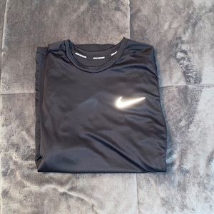 Mens Medium Nike Short Sleeve